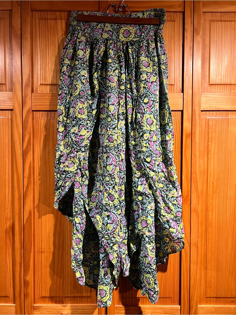 Sargasso Split Hem Floral Flowy Wide Leg Gaucho Pants Small Beachy Boho Indie